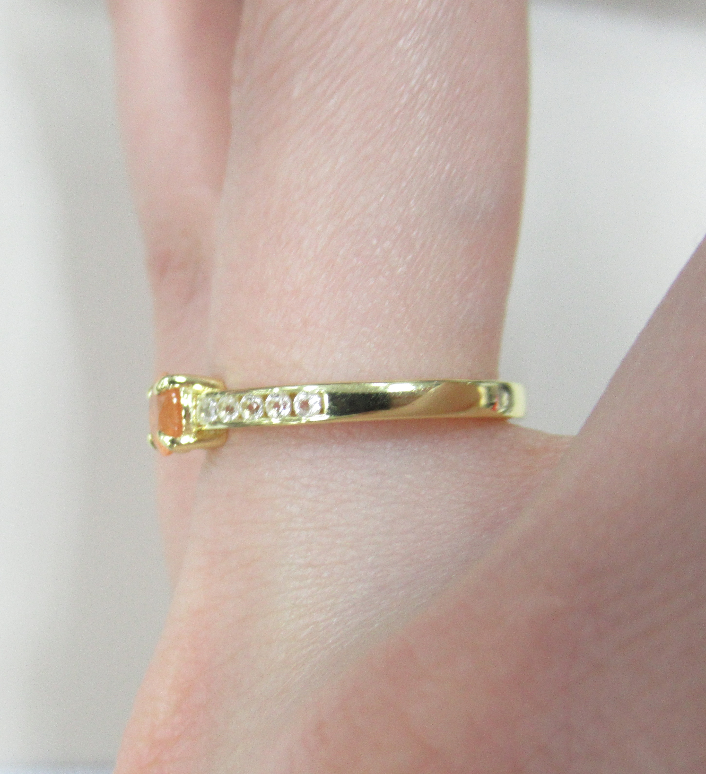 Серебряное кольцо с вульфенитом